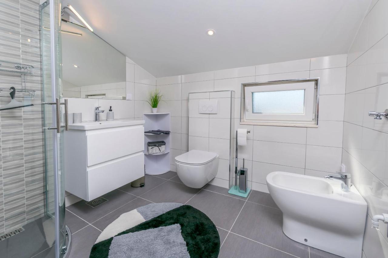 Apartments Visnja Rogoznica  Ngoại thất bức ảnh