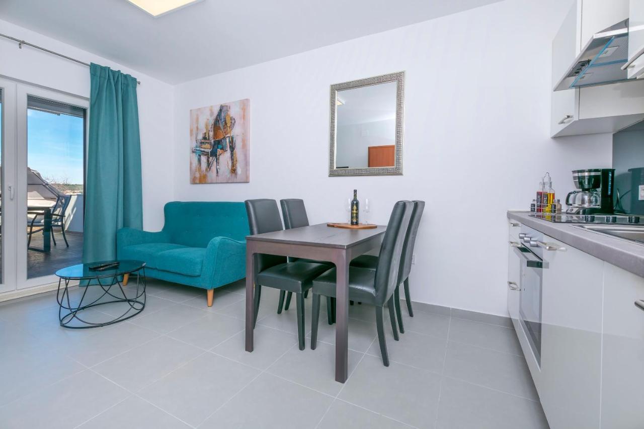 Apartments Visnja Rogoznica  Ngoại thất bức ảnh