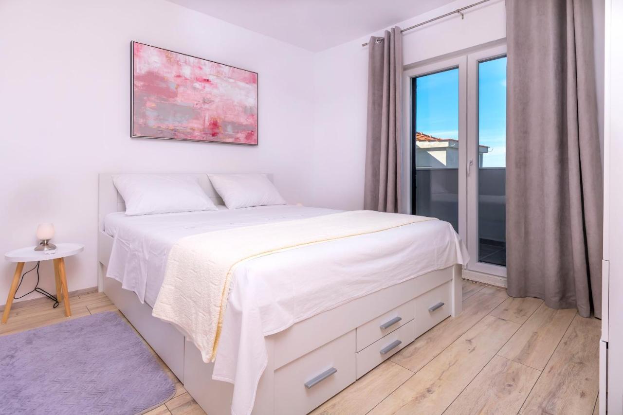 Apartments Visnja Rogoznica  Ngoại thất bức ảnh