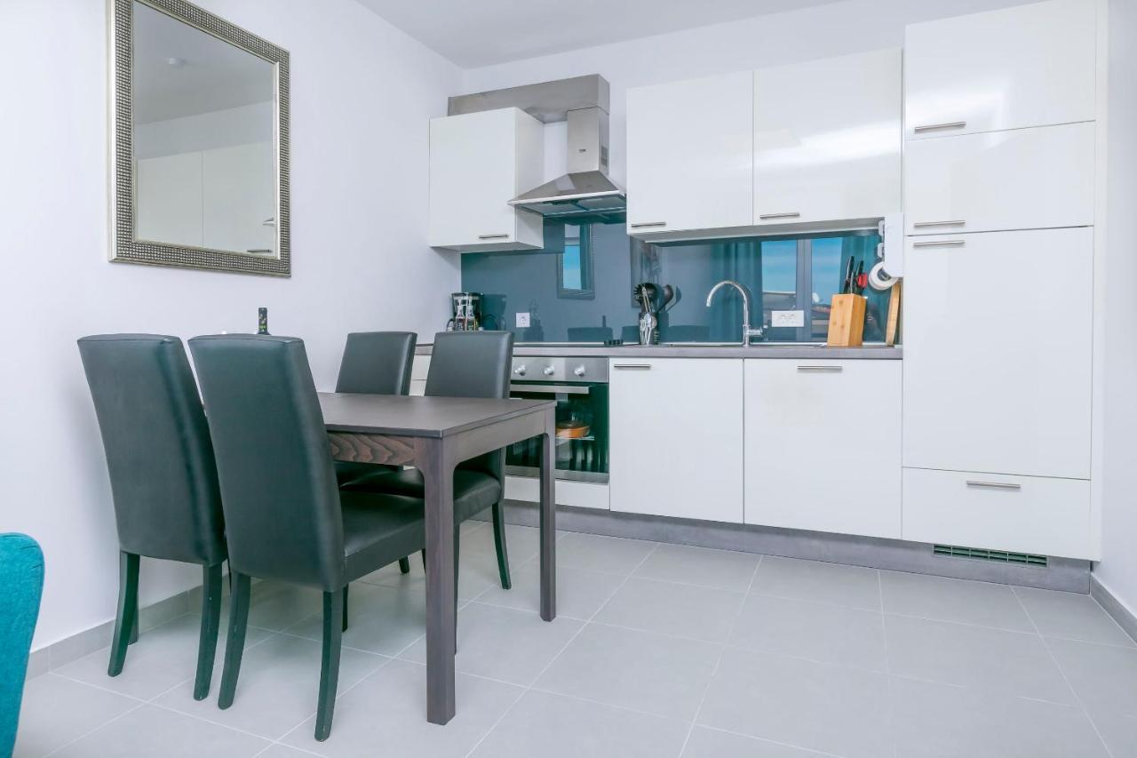 Apartments Visnja Rogoznica  Ngoại thất bức ảnh