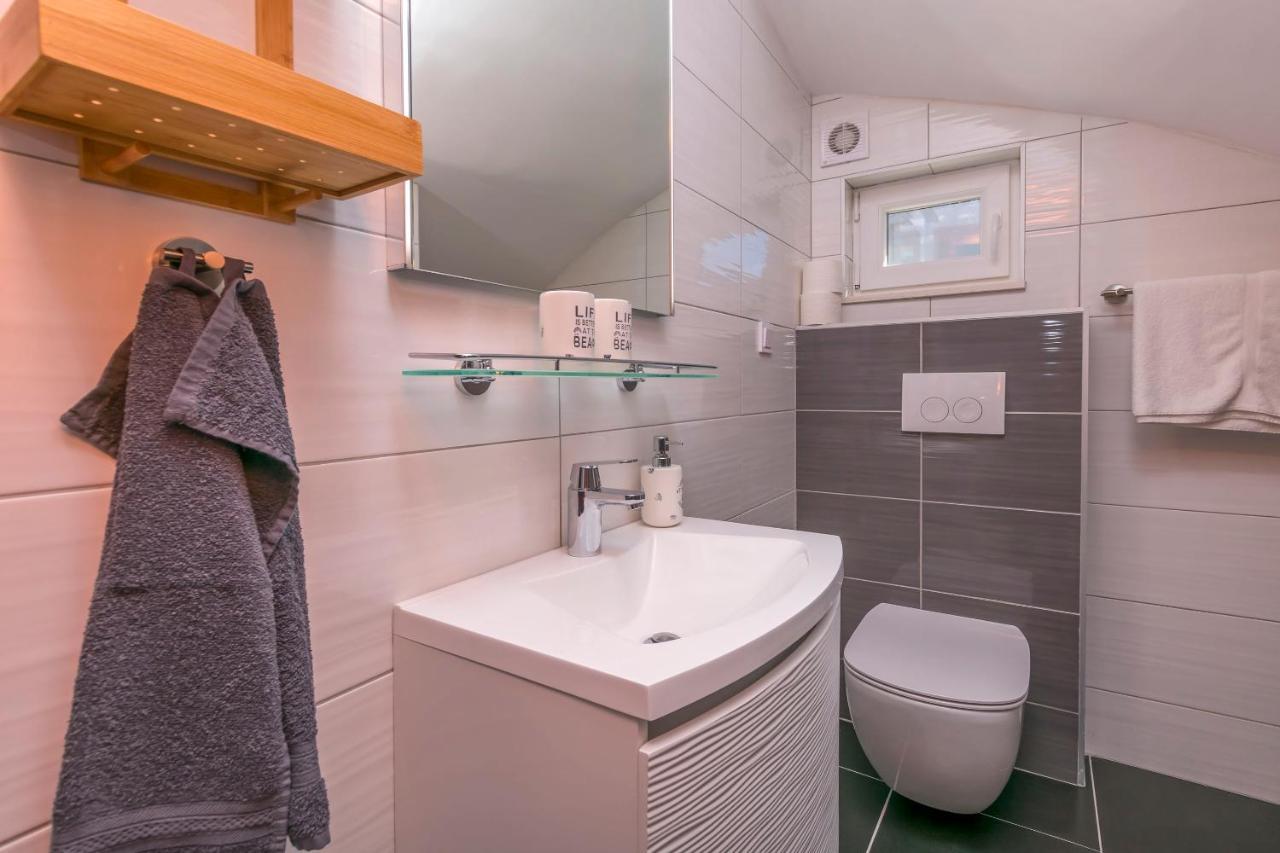 Apartments Visnja Rogoznica  Ngoại thất bức ảnh