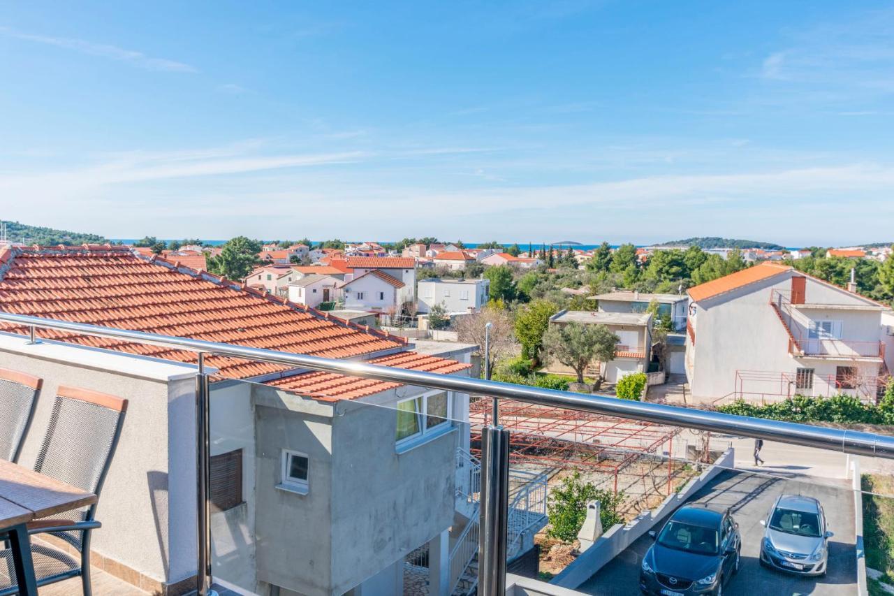 Apartments Visnja Rogoznica  Ngoại thất bức ảnh