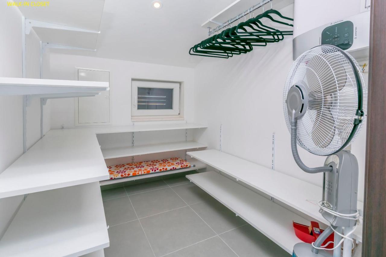Apartments Visnja Rogoznica  Ngoại thất bức ảnh