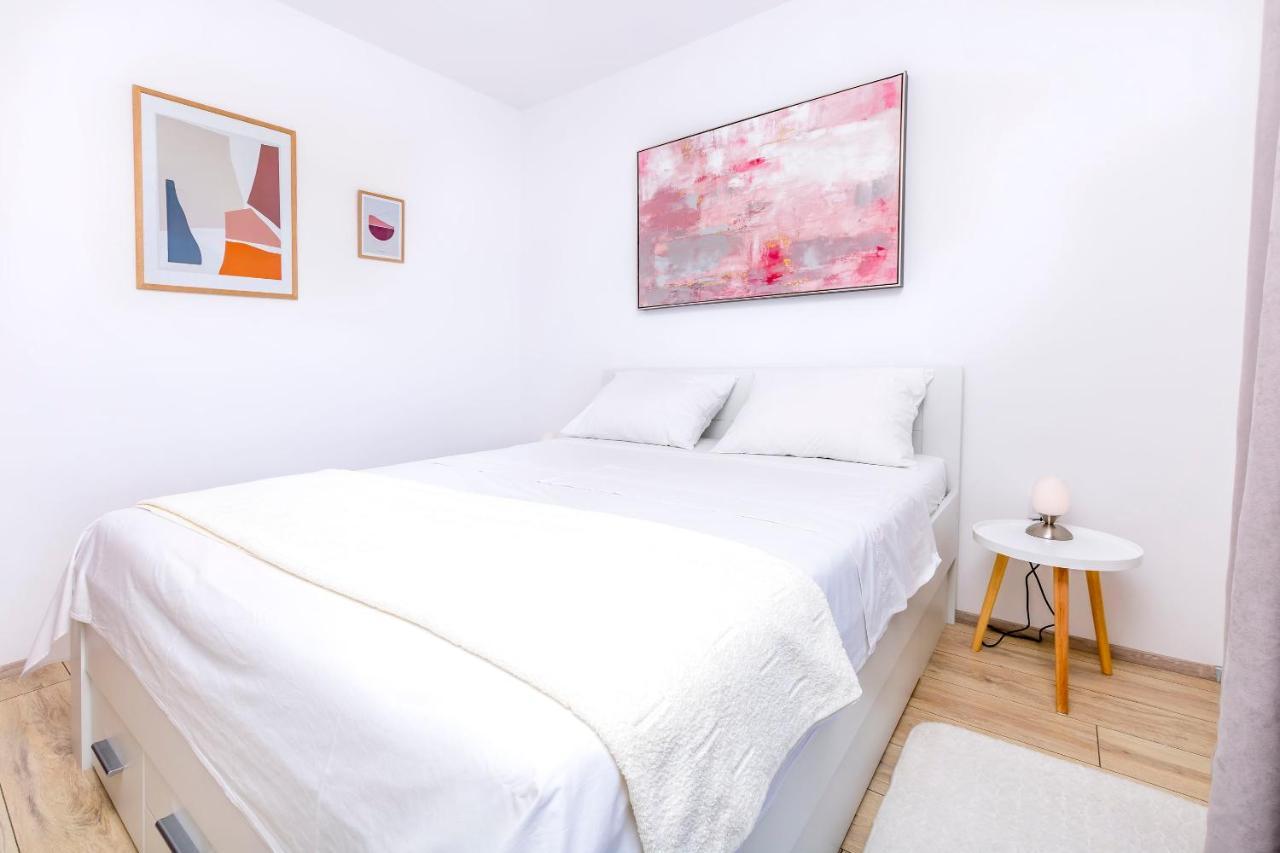 Apartments Visnja Rogoznica  Ngoại thất bức ảnh